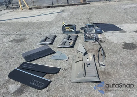 1991 GMC Suburban R25 Conventional из США, поврежденный, VIN 1GKGR26N7MF513031